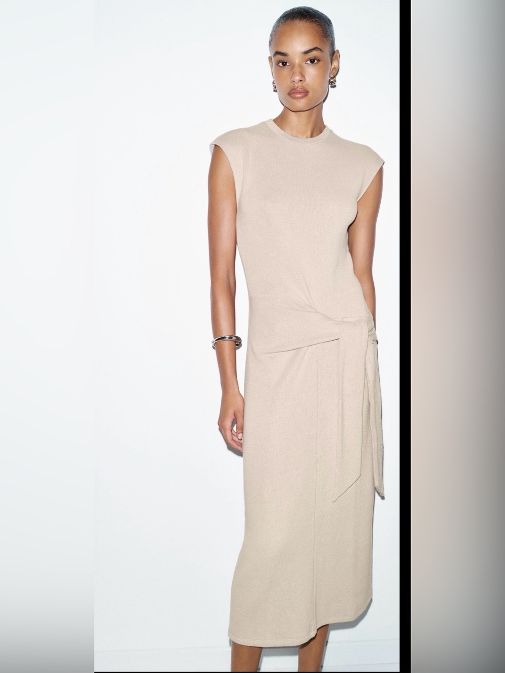 Zara - Picture 2 of 9